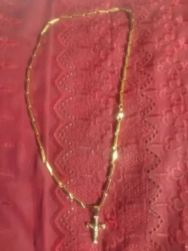 Cordão masculino dourado com pingente de cruz*novo*!