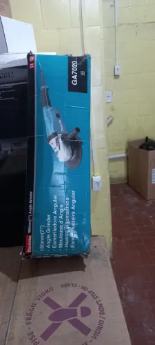 ESMERILHADEIRA ANGULAR MAKITA 180MM MODELO GA 7020