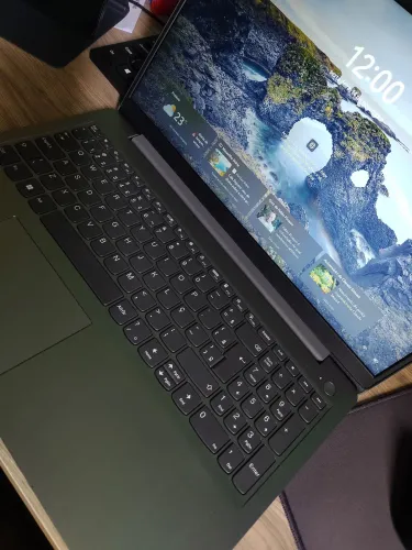 Notebook Lenovo IdeaPad i3 - 4GB, 256GB SSD Intel UHD Graphics Windows 11