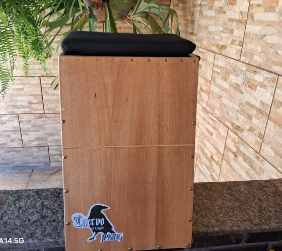 Cajon Eletro Acustico Cuervo JPking Ultra Grave