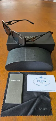 Óculos Prada