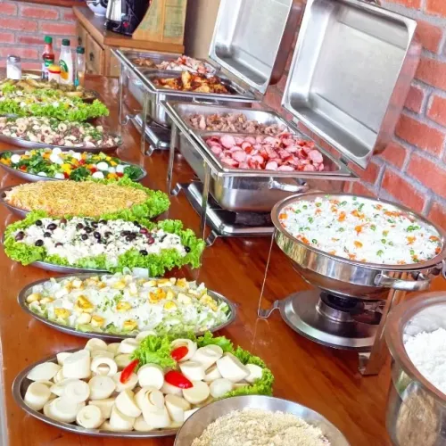 Buffet de churrasco para eventos e reuniões.