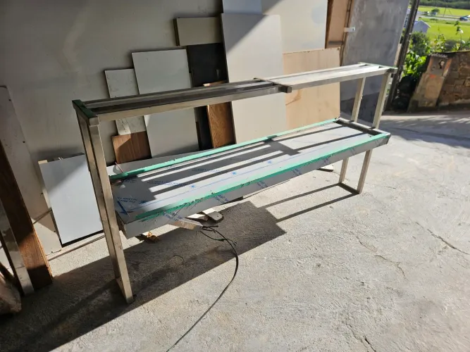 Buffet, pista superior para refrigerados.