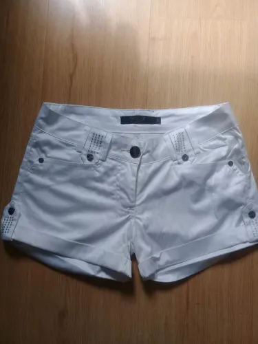 Short branco feminino