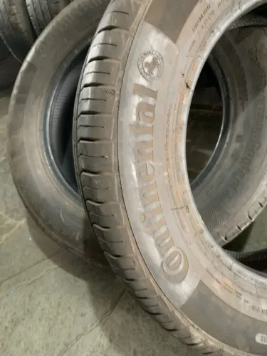 Pneu  Continental 185/65/15 90 % Vida util.
