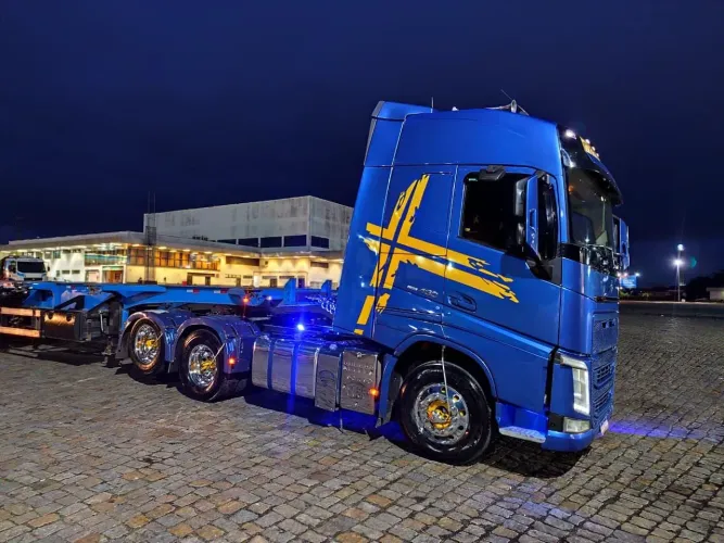 Volvo fh 460 6x2 ano 2016 R$420.000,00