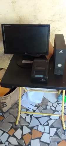 Mini Computador com monitor