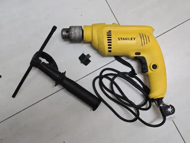 Furadeira Stanley SDH600 600W 1/2" 127V reversível :: retirada de peças