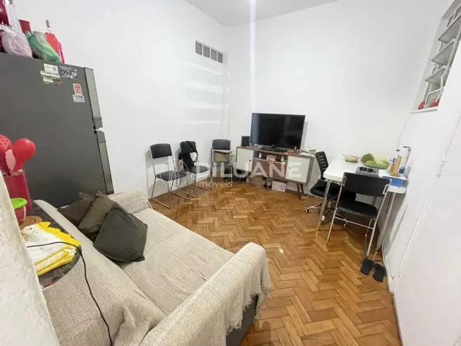 Quarto e sala em Copacabana