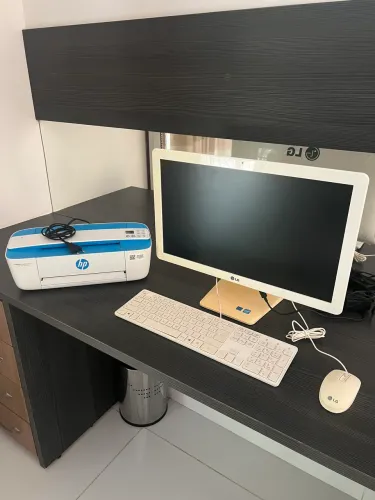 Computador LG com impressora 