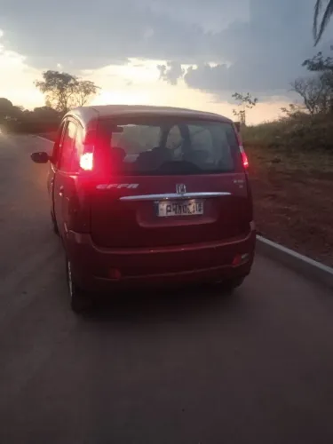 Effa M-100 1.0 8V 5P 2012