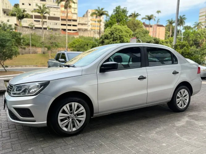 Volkswagen Voyage 1.6 MSI Flex automático único dono completo impecável