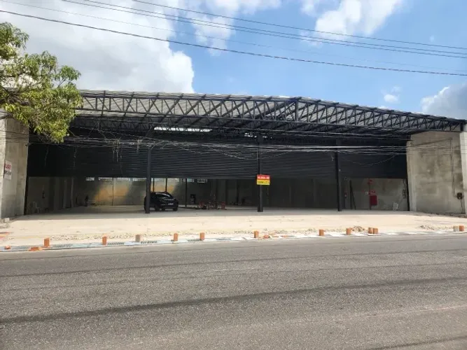 ALUGO GALPÂO COM 1.600 MTS NA SENADOR LEMOS