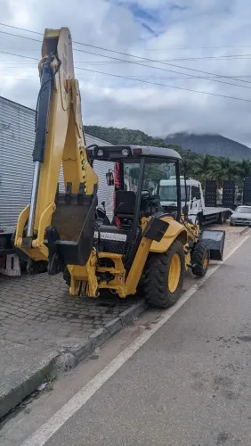 Retroescavadeira New Holland B90b 4x2 ano 2009