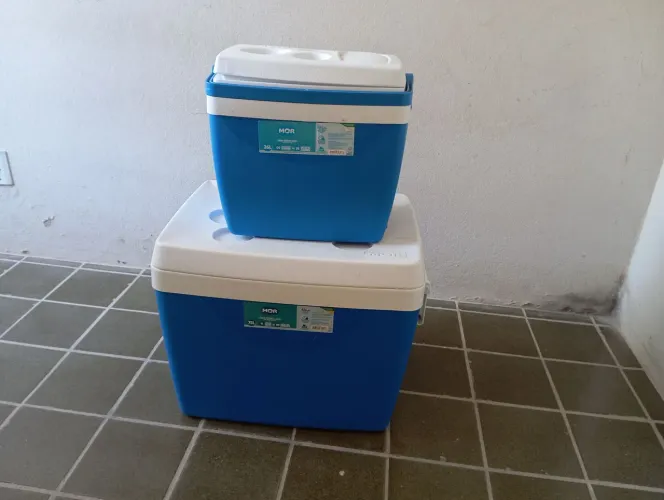 Vendo Caixas Térmicas (26l e 75 l)