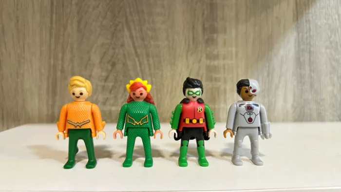 4 bonecos DC Playmobil Kinder OVO