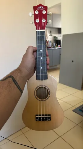 Vendo Ukulele Konig Soprano