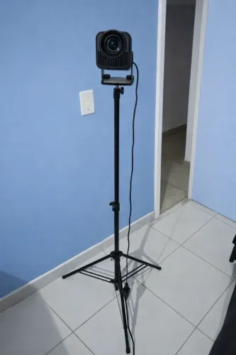 Projetor HYS320 + Suporte de Chão