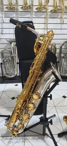Saxofone Barítono Tokai TSB-300PG *com detalhes*