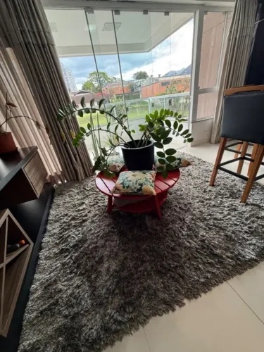 Tapete de pelo alto retangular médio