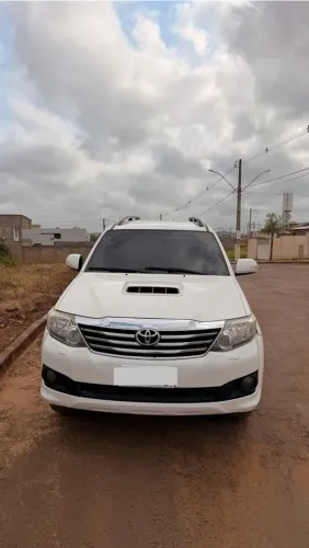 Toyota Hilux SW4 SRV D4-d 4X4 3.0 TDI Dies. AUT 2012