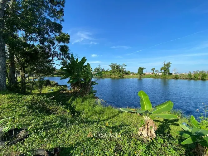 Vendo terreno com lago na praia Matinhos Parana