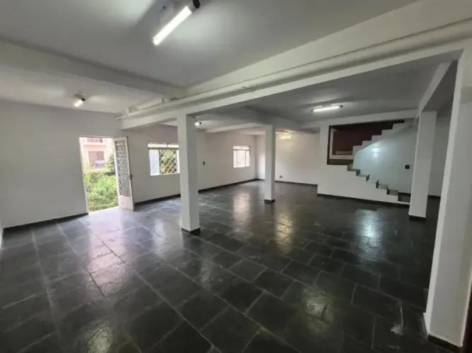 Sobrado à venda na Vila Jardini, em Sorocaba-SP.