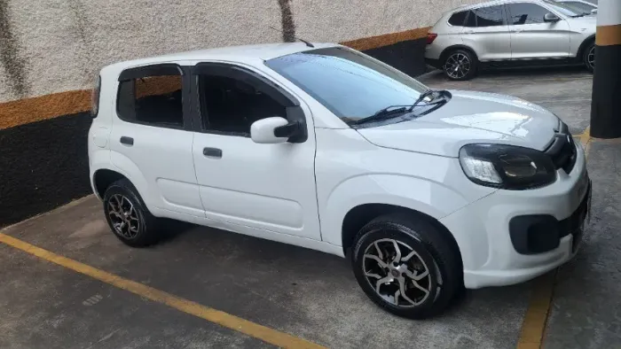 Fiat Uno Attractive 1.0 EVO Fire Flex 8V 5P 2021