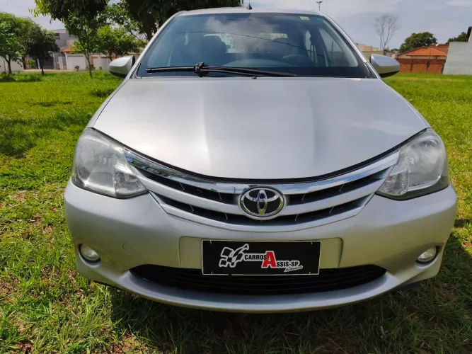 Toyota Etios XLS Sedan 1.5 Flex 16V 4P Mec. 2014