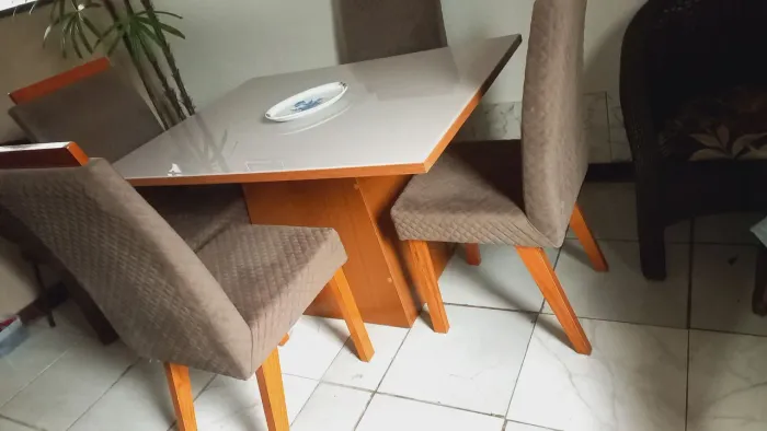 Mesa 4 lugar semi-nova