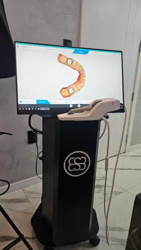 Scanner intraoral sirona omnicam