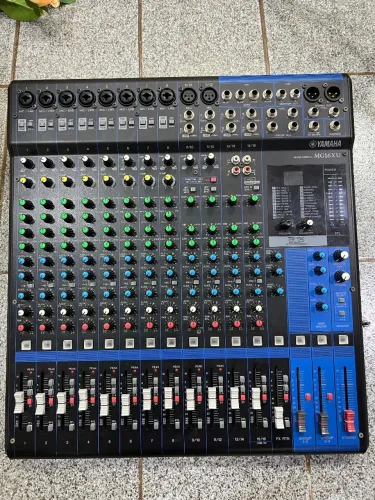 Mesa de Som Yamaha MG16XU | 16 Canais | Efeitos | Top de Linha