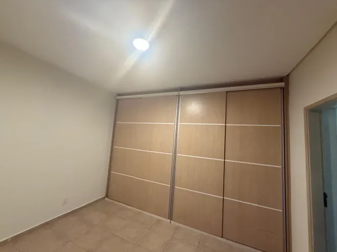 Guarda-roupa Planejado Grande (Amadeirado)