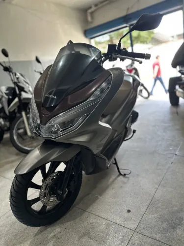 PCX DLX  2022 em bom estado 