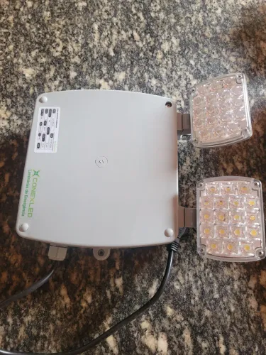 vendo luminária de emergência CLK-LE2K60 da conexled