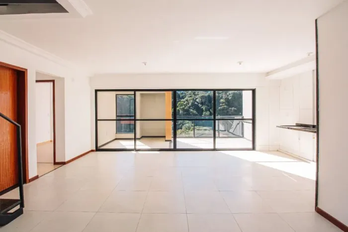 Cobertura duplex novinha com 4 quartos e 3 vagas e garagem