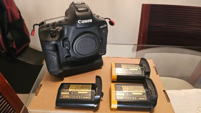 Câmera Canon EOS-1DX Mark II