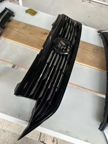 GRADE DIANTEIRA ESTILO VW NIVUS / T-CROSS BLACK PIANO 