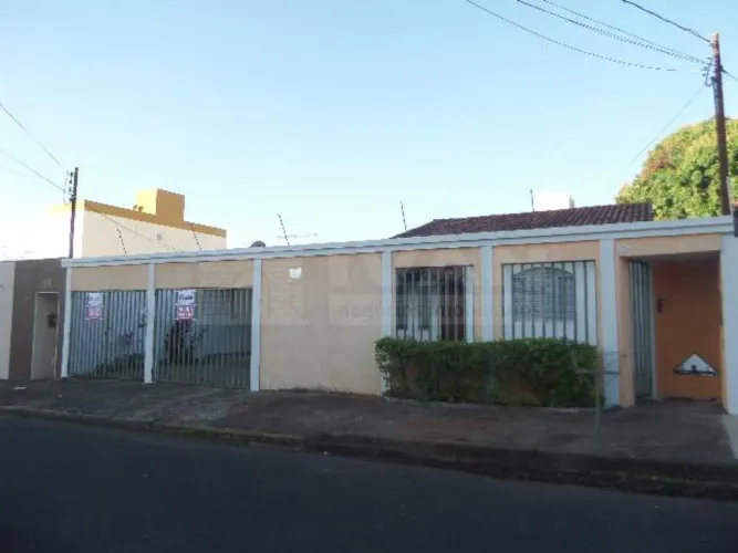 Casa para locação bairro Santa Mônica