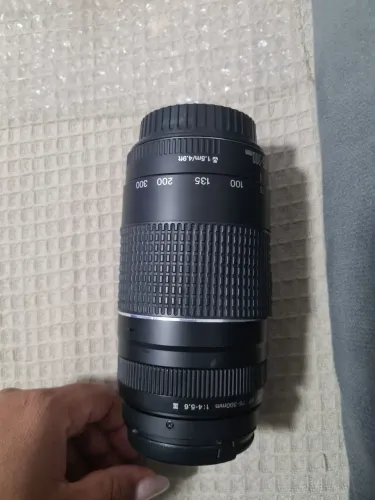 Lente Canon EF 75-300mm f/4-5.6 III - Excelente Estado