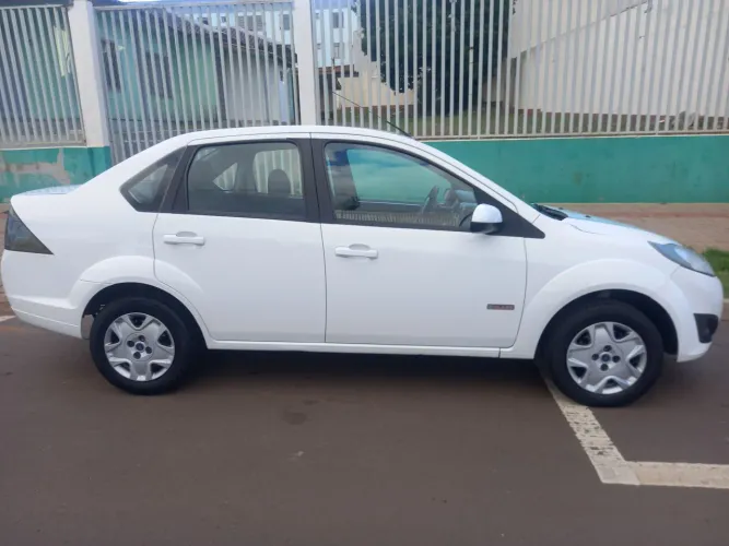 Ford Fiesta Sed. 1.6 8V Flex 4P 2013