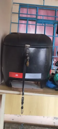 Baú 150 litros com suporte!