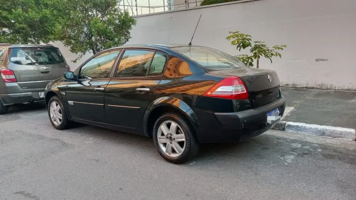Renault Megane Sedan Dynamique 2.0 16V Aut. 2010