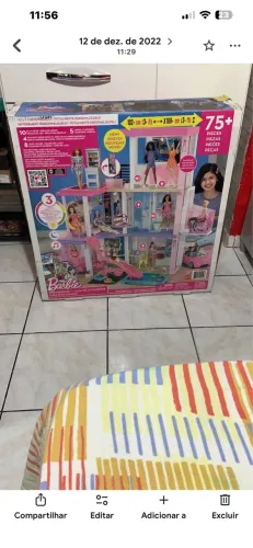 Mansão da Barbie com quase todos os acessórios 