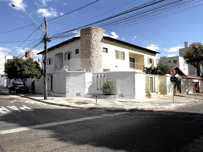 Sobrado - Rua C-151 - Jardim América
