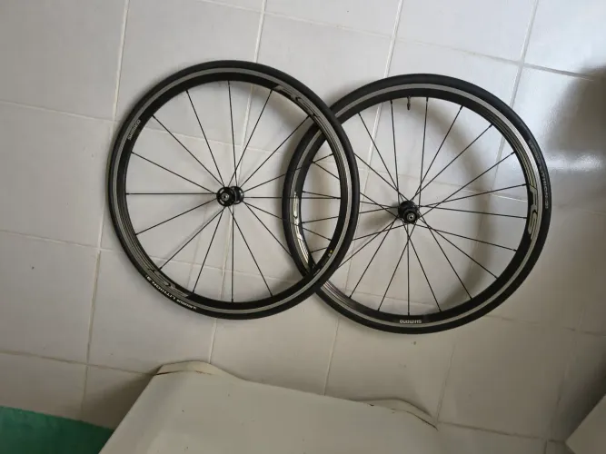 Rodas Shimano RS-330