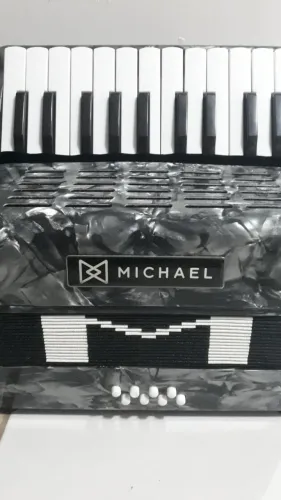 Acorden 8 baixos (Michael)