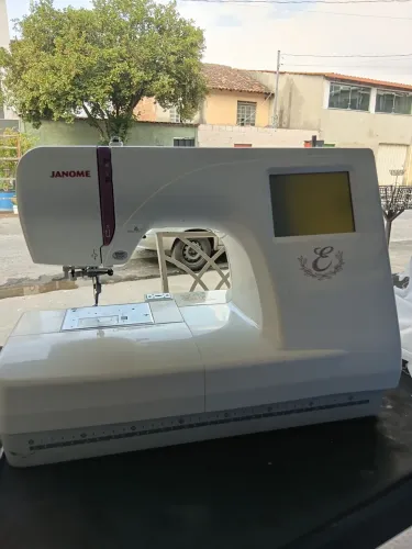 Maquina de bordar janome 350e 