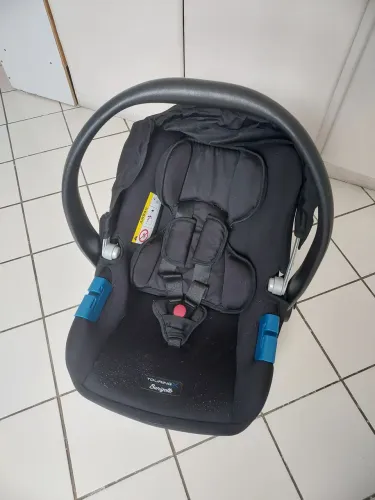 Bebê conforto com base suporte