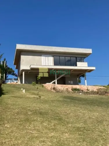Casa com 4 dormitórios à venda, 227 m² - Village Parahybuna - Paraibuna/SP